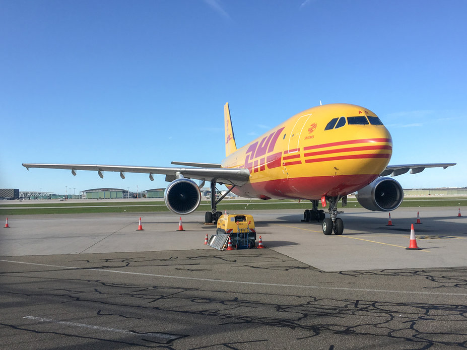 D-AEAR // Airbus A300B4-622R(F) (25 Jahre alt) // DHL (mit Bryan Adams Sticker) // im Luftfrachtzentrum am Flughafen Stuttgart