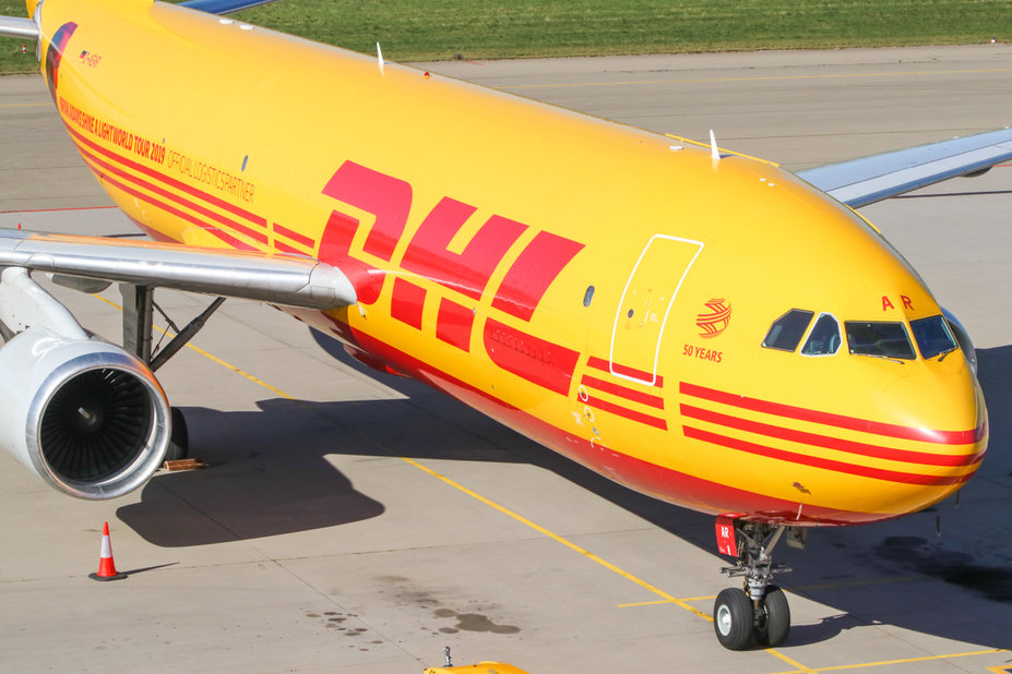 D-AEAR // Airbus A300B4-622R(F) (25 Jahre alt) // DHL (mit Bryan Adams Sticker) // im Luftfrachtzentrum am Flughafen Stuttgart