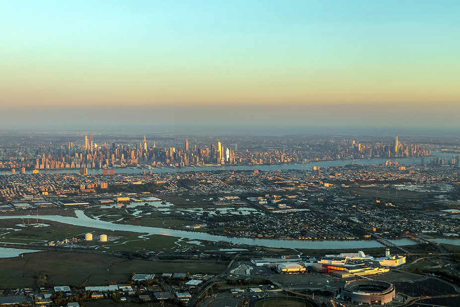 Die Skyline von Manhattan im Anflug