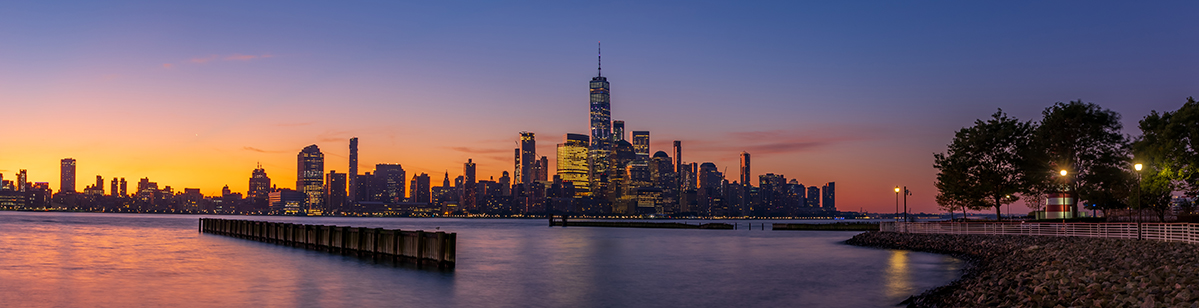 Skyline bei Sonnenaufgang 2