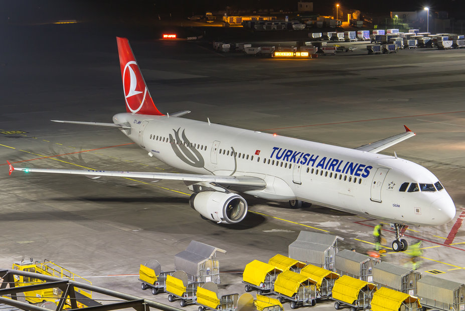 Turkish Airlines / TC-JMH / Airbus A321-231