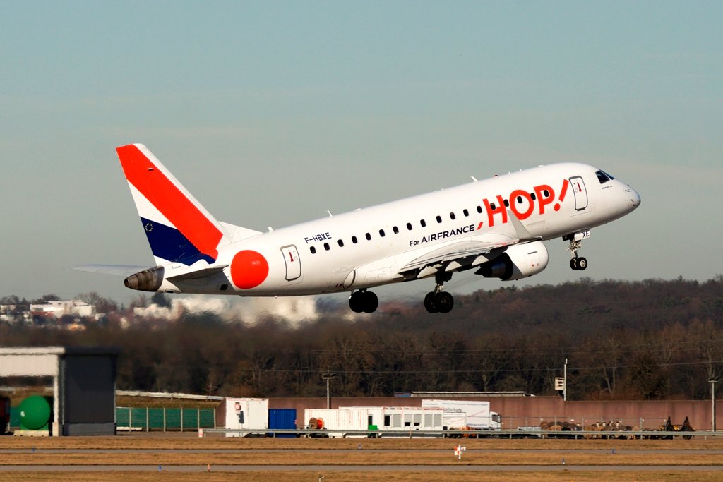 F-HBXE Hop! Embraer ERJ170 in Richtung Paris