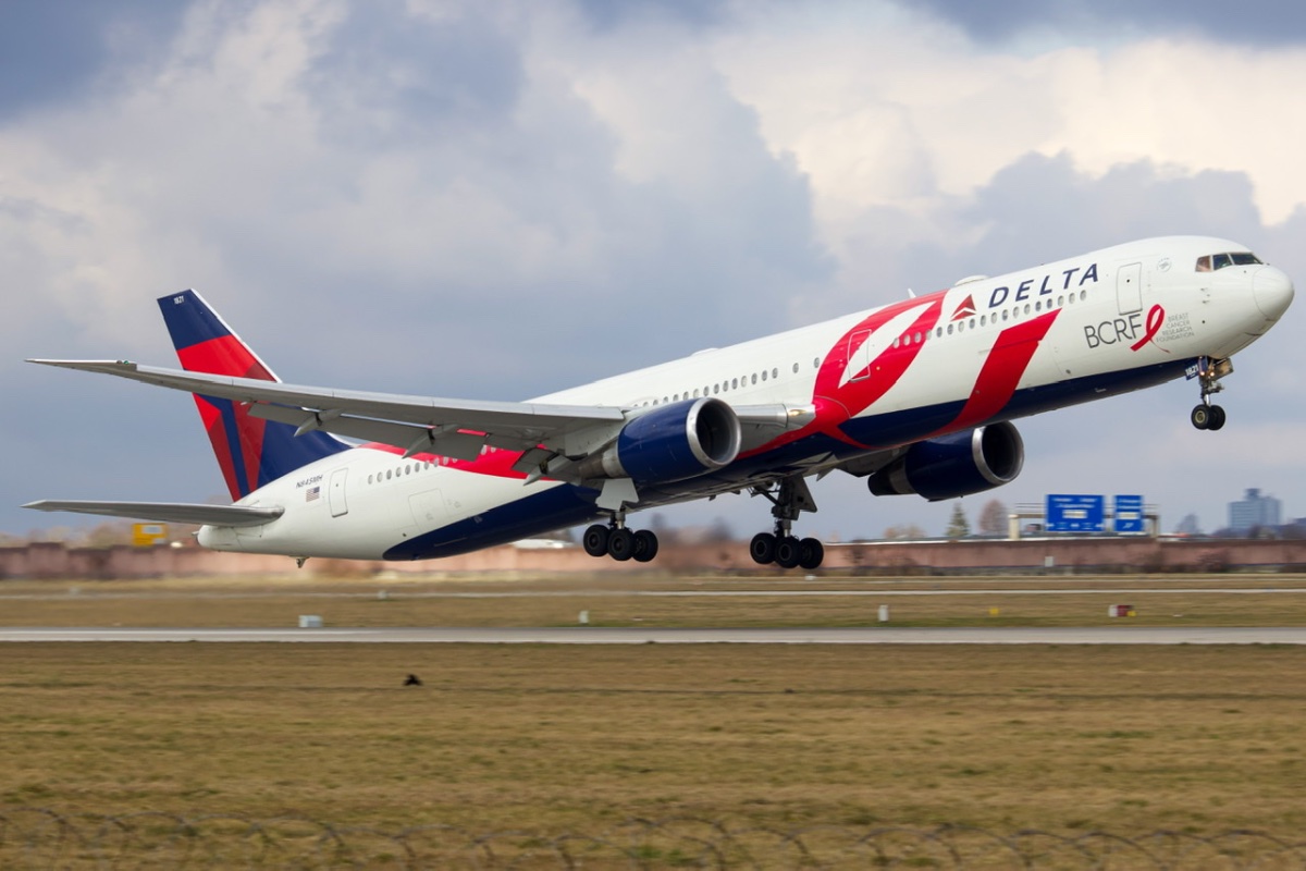 Delta 767-432(ER) N845MH
