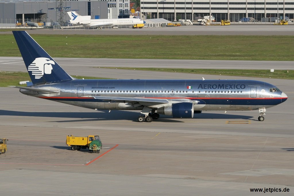XA-JBC120606.jpg