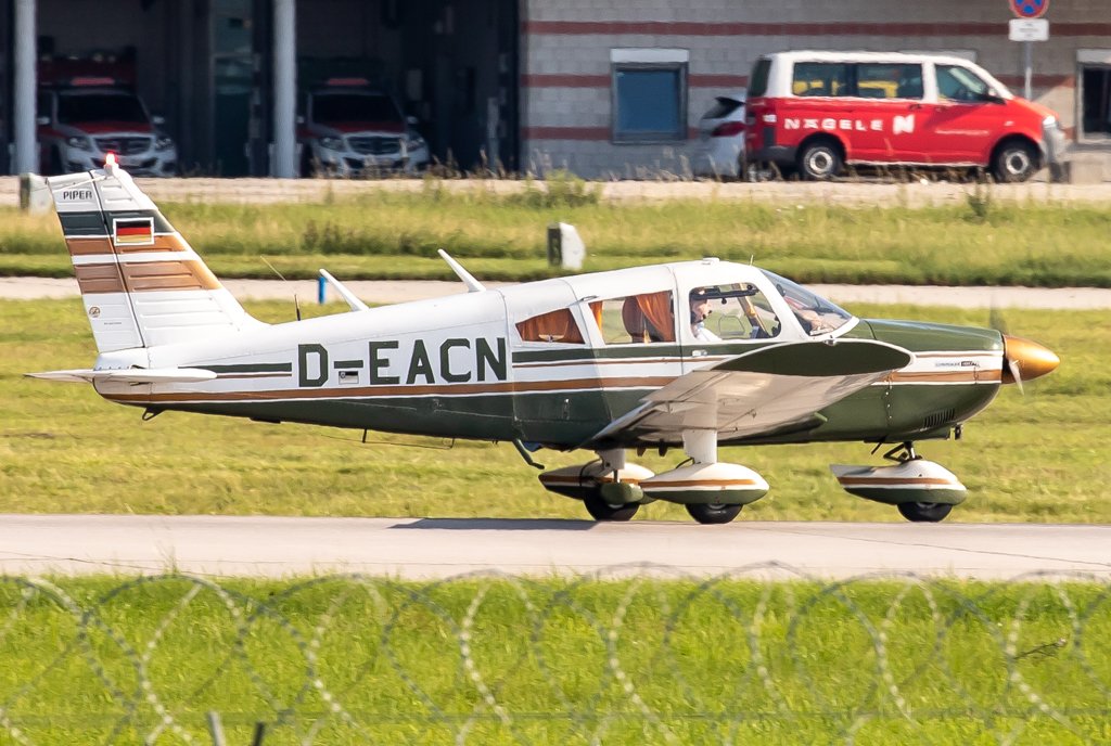 Privat / D-EACN / Piper PA-28-180 Cherokee F
