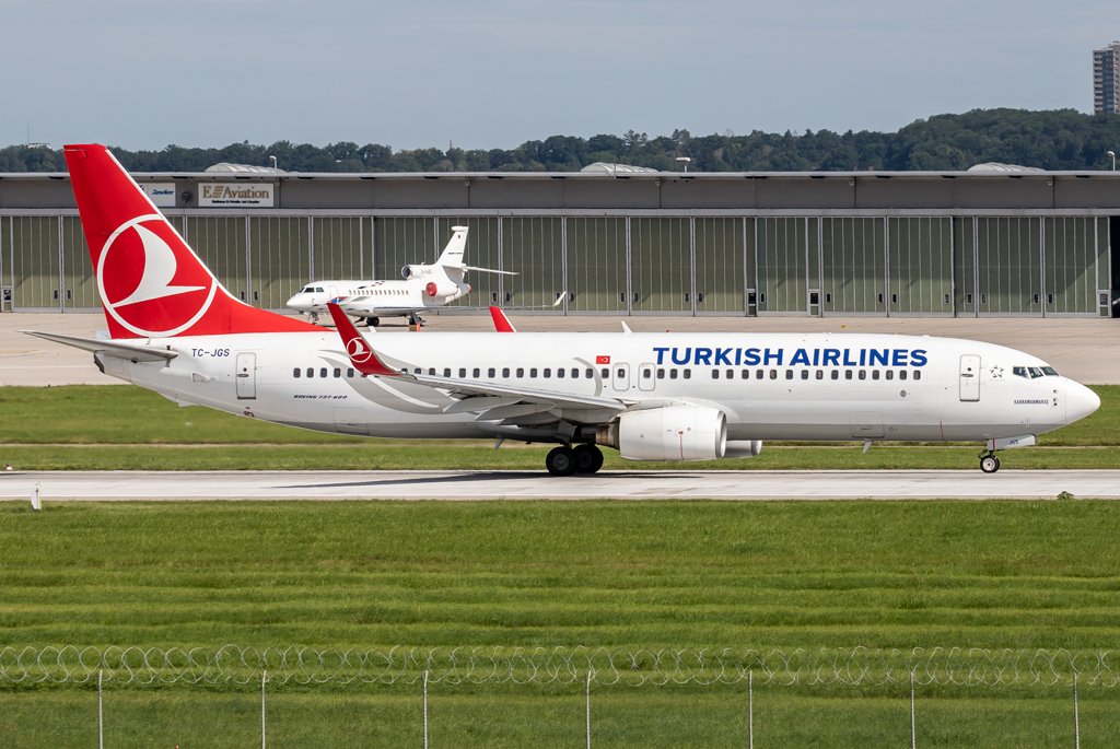 Turkish Airlines / TC-JGS / Boeing 737-8F2(WL)