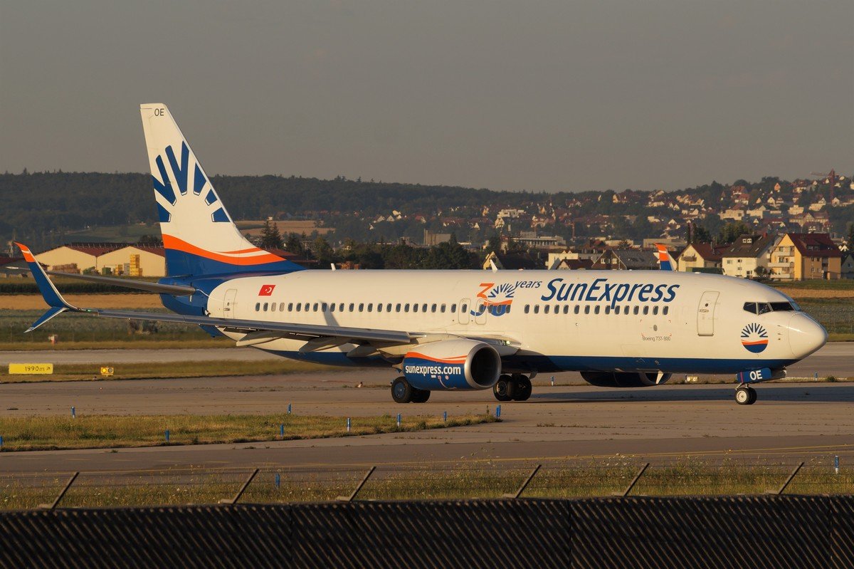 TC-SOE      737-8HC          SunExpress