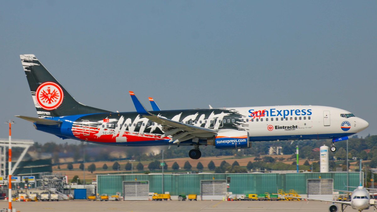 SunExpress Eintracht Frankfurt Livery