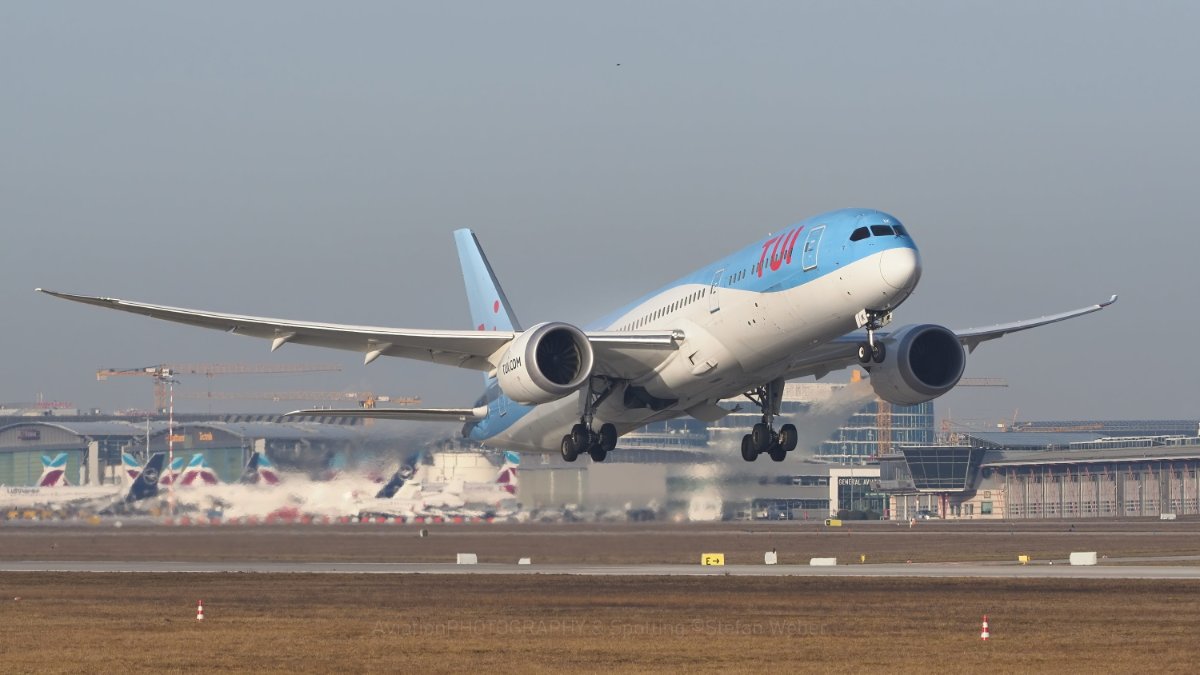 20210220_STR_B787_G-TUIK Start.jpg