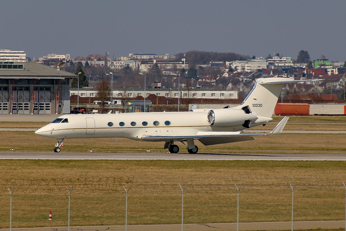 USAF C-37A 01-0030