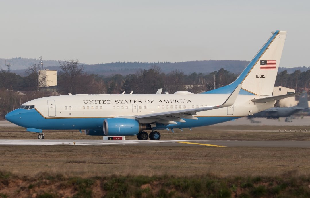 Boeing C-40A 01-0015