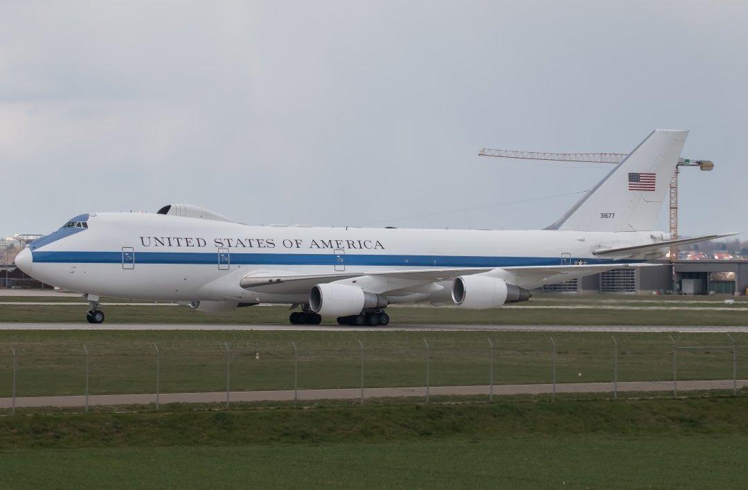 USAF E-4 73-1677