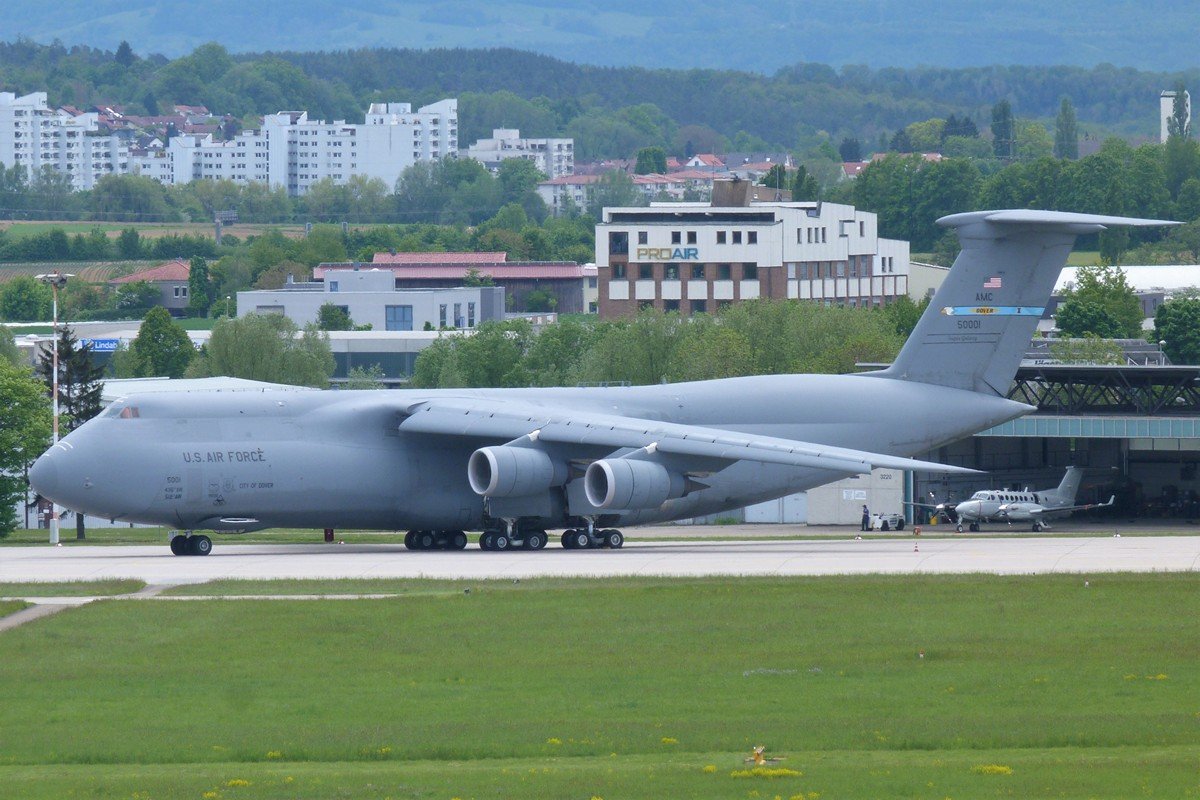 85-0001      C-5M      USAF ´City of Dover`