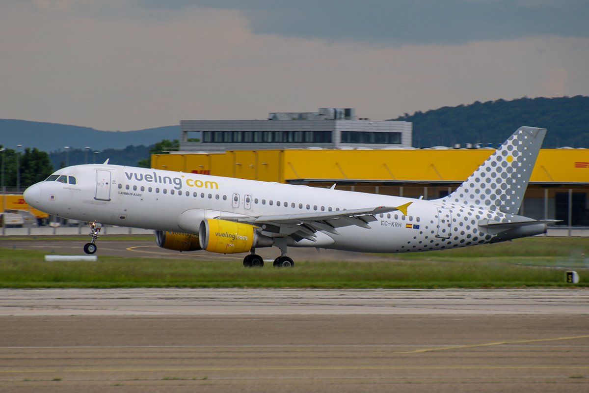 Vueling Airbus A320-214 EC-KRH