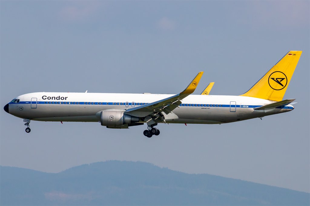 Condor / D-ABUM / Boeing 767-31B(ER)