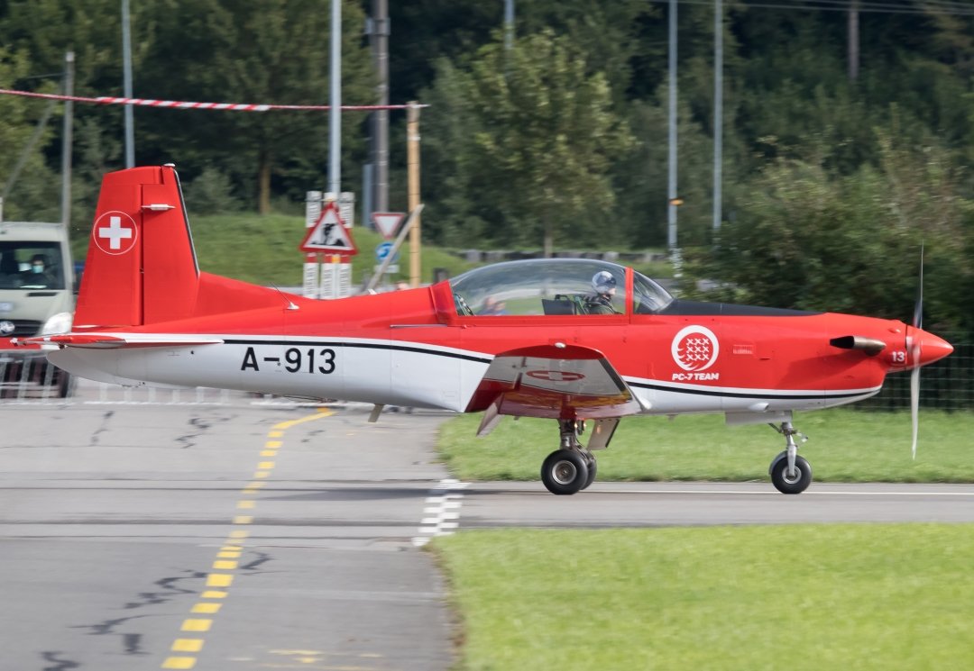 A-913 PC-7