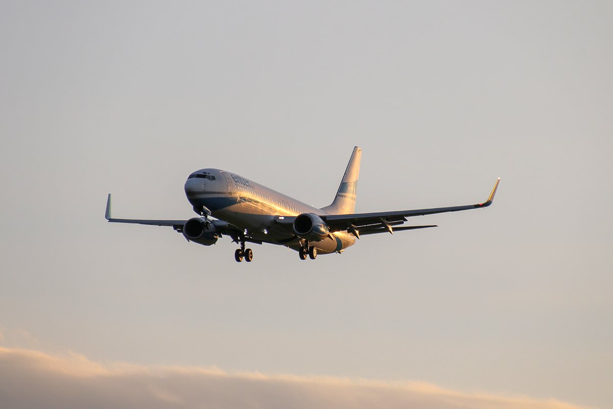 Enter Air Boeing 737-800 SP-ENL