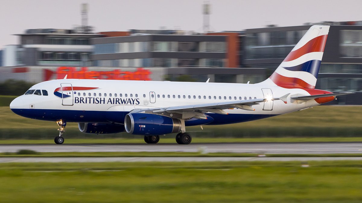 8 G-DBCF  British Airways  Airbus A319-131.jpg