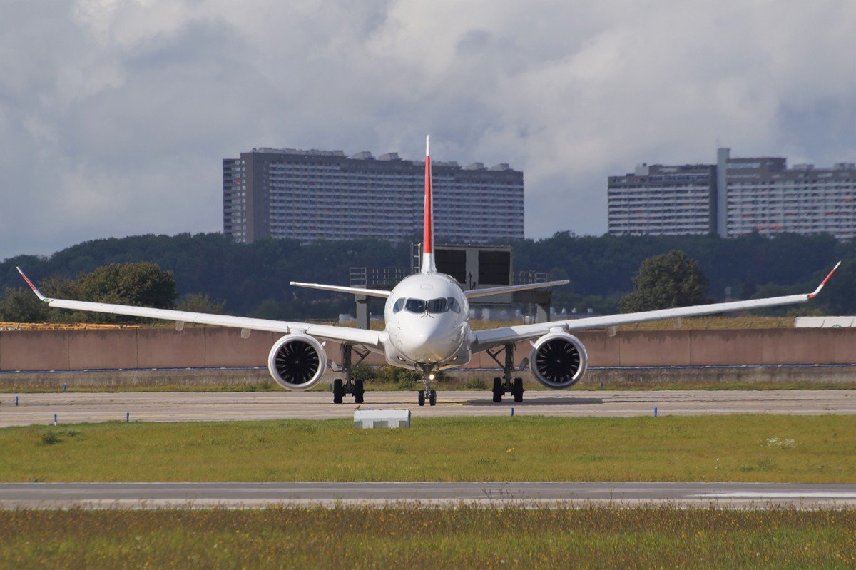 HB-JCI    A220     Swiss Airlines