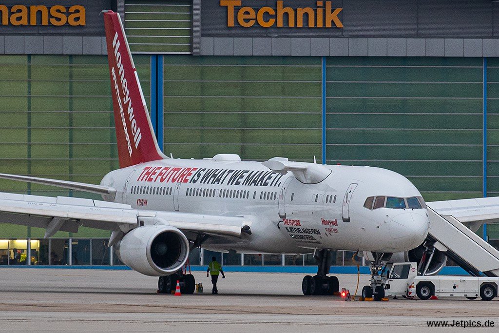 N757HW161121c.jpg