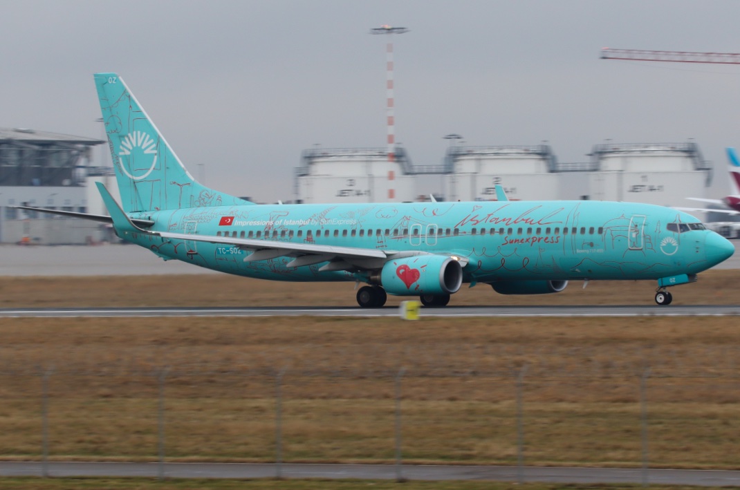 Boeing 737-8HX TC-SOZ SunExpress