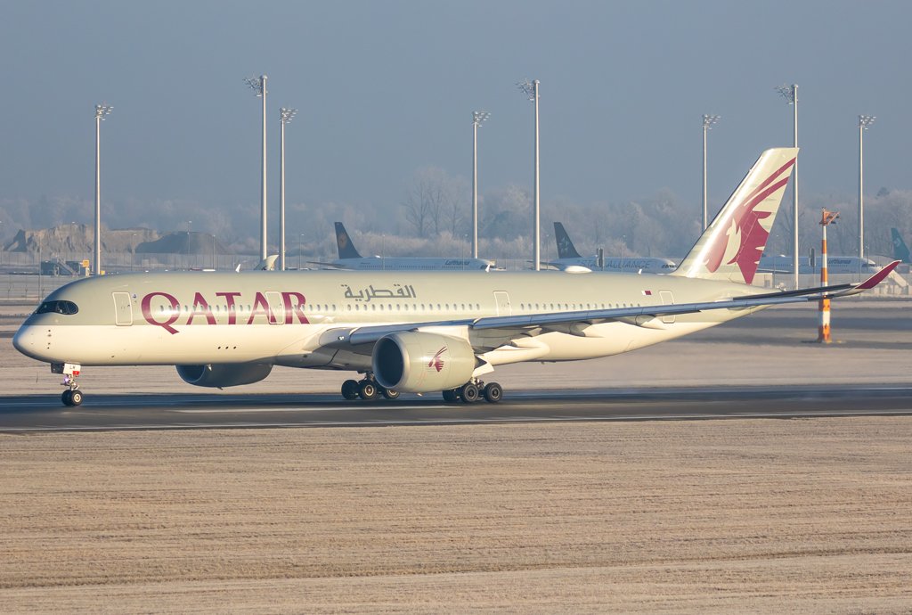 Qatar Airways / A7-ALM / Airbus A350-941