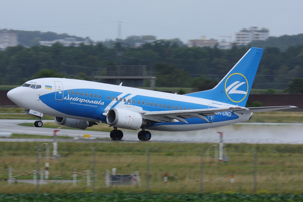 UR-DND_Dniproavia Boeing 737-5L9_STR_110617__6465.JPG