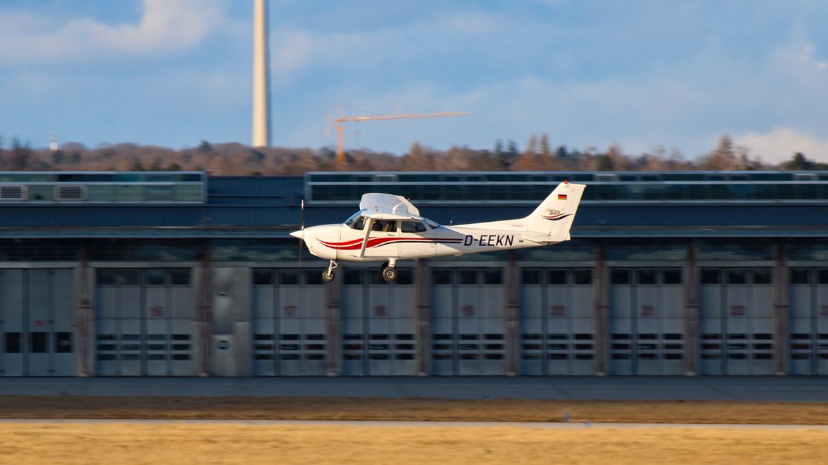 D-EEKN.jpg