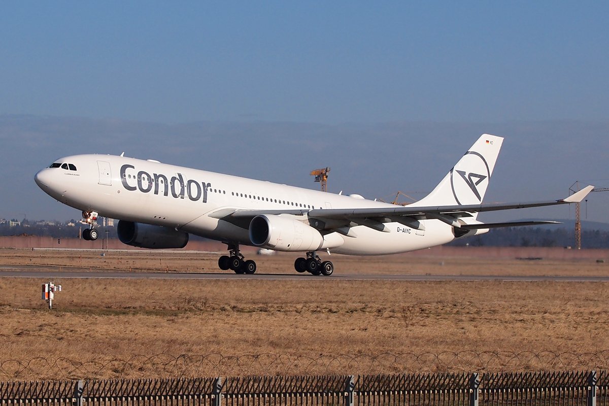 D-AIYC Condor Airbus A330-243.jpg