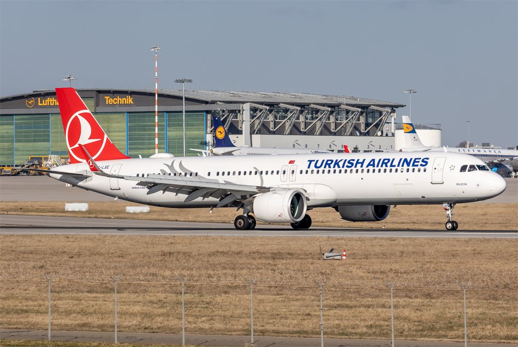 Turkish Airlines / TC-LSE / Airbus A321-271NX