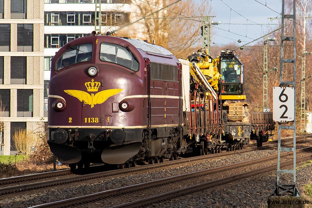 227004-260222c.jpg