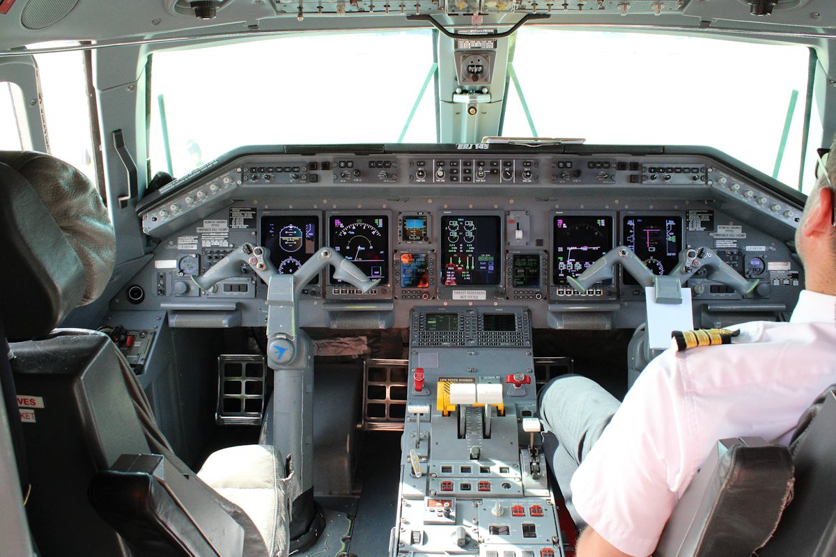 F-HFCN Cockpit.jpg