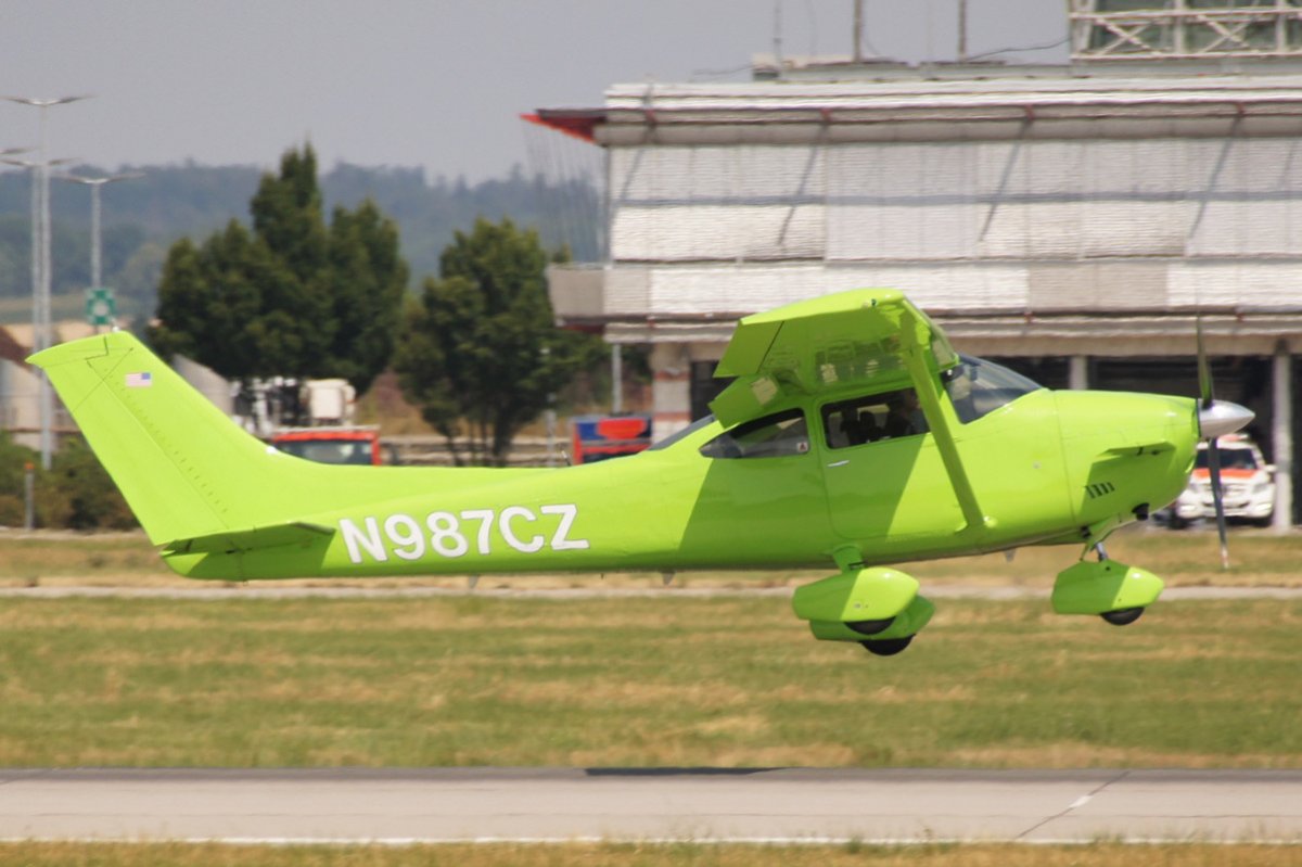 N987CZ   Cessna 182Q Skylane