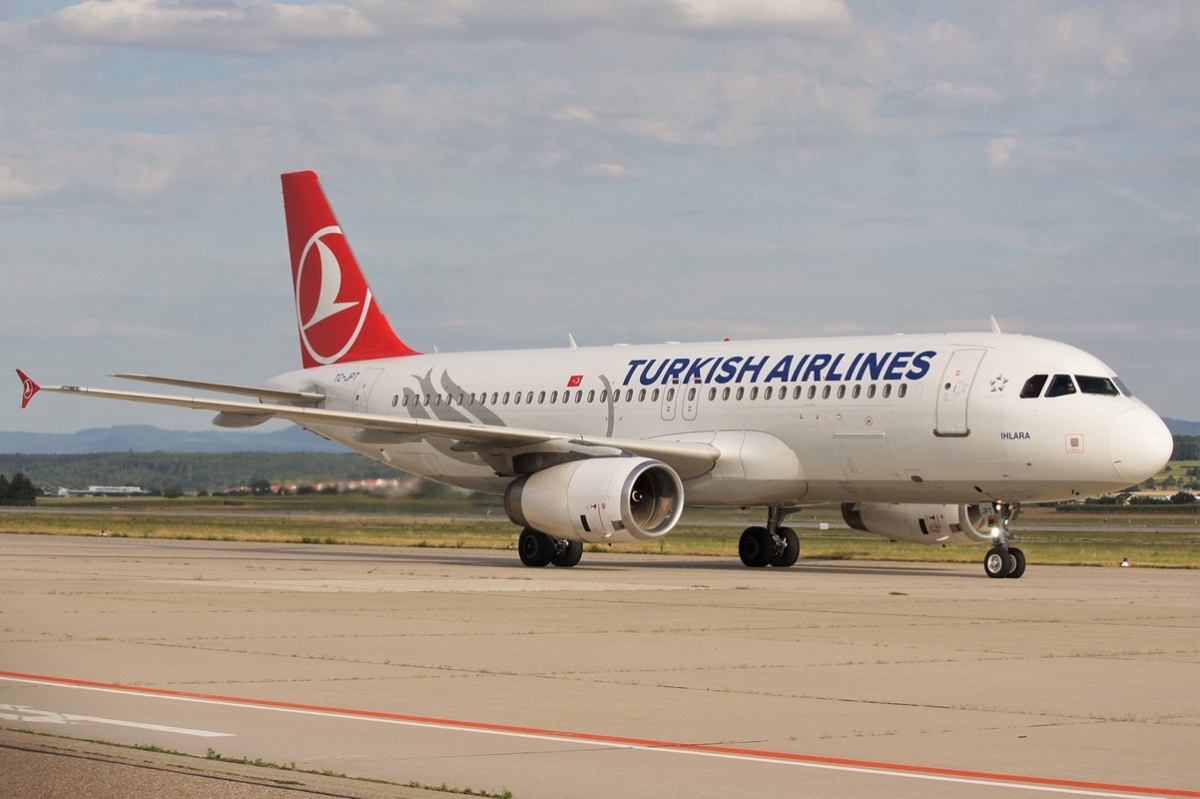 TC-JPT.  A320-232.   Turkish Airlines