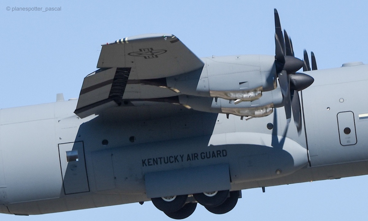 18-5921 / USAF / Kentucky Air Guard / Lockheed / C-130J-30 Hercules