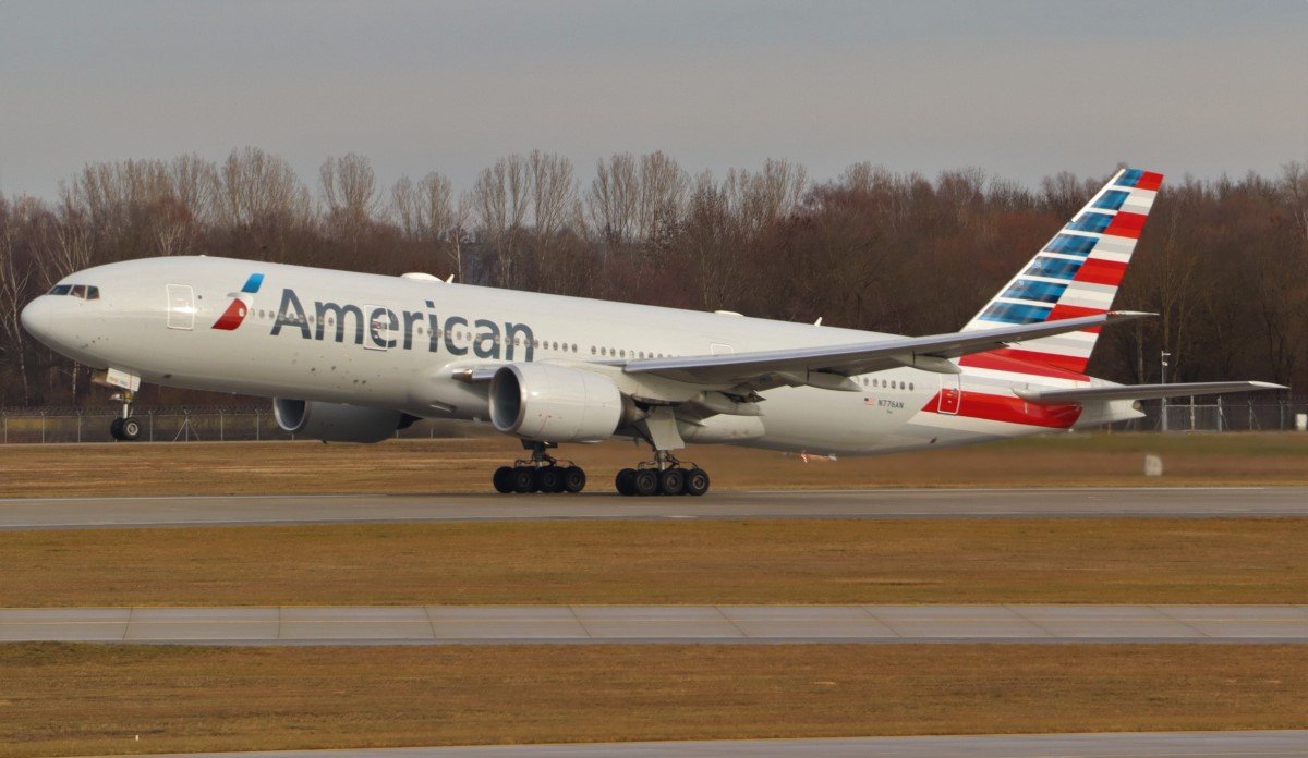 N776AN_American_B772_8.JPG