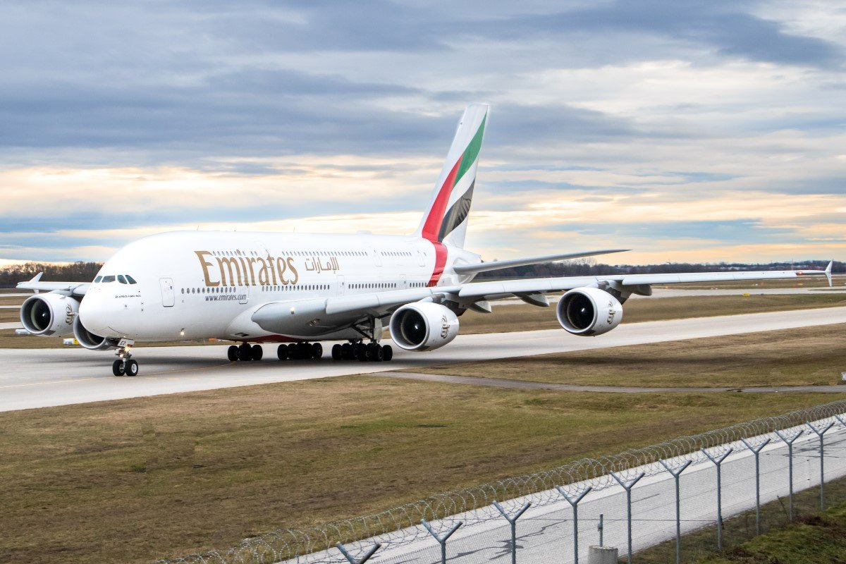 Nach einem ausgewogenen Mittagessen beim Megges gings runter an die Südbahn um den A380..