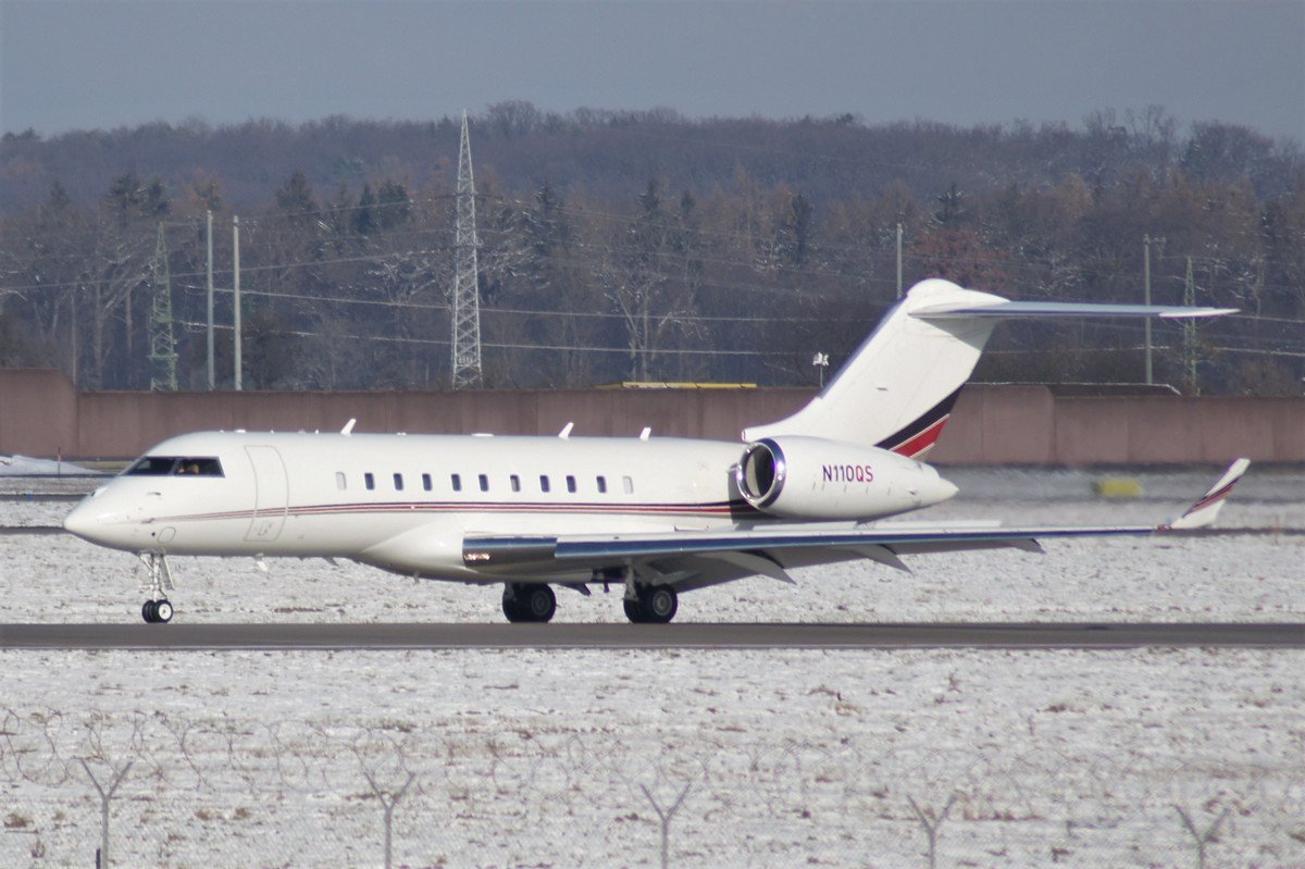 N110QS.         Bombardier Global 5000.     NetJets