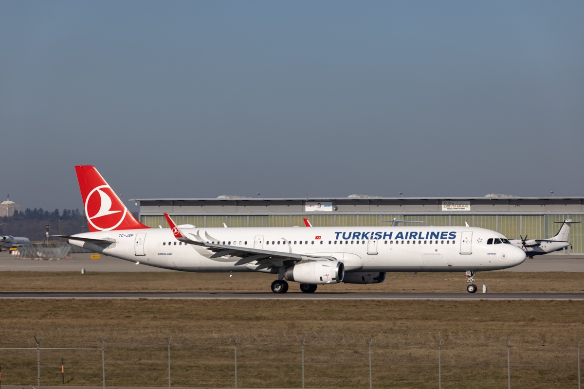 23-02-13_A321, TC-JSP, THY.jpg