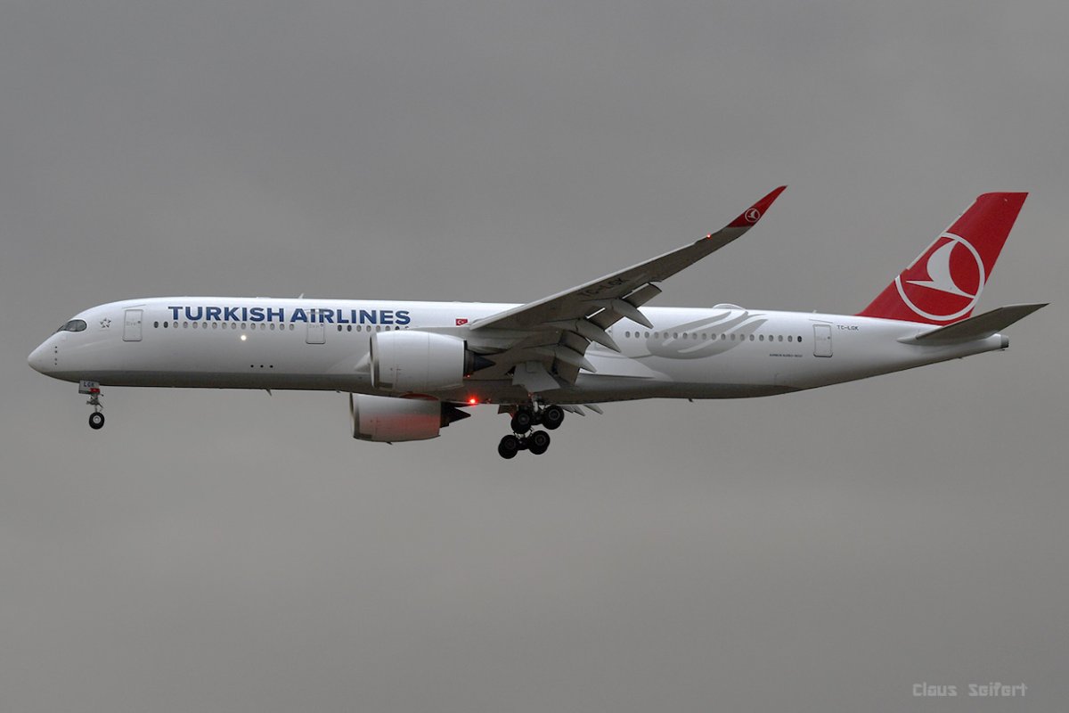 TC-LGK.jpg