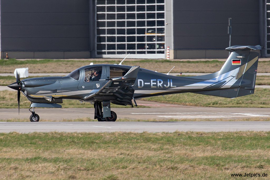 D-ERJL220323.jpg