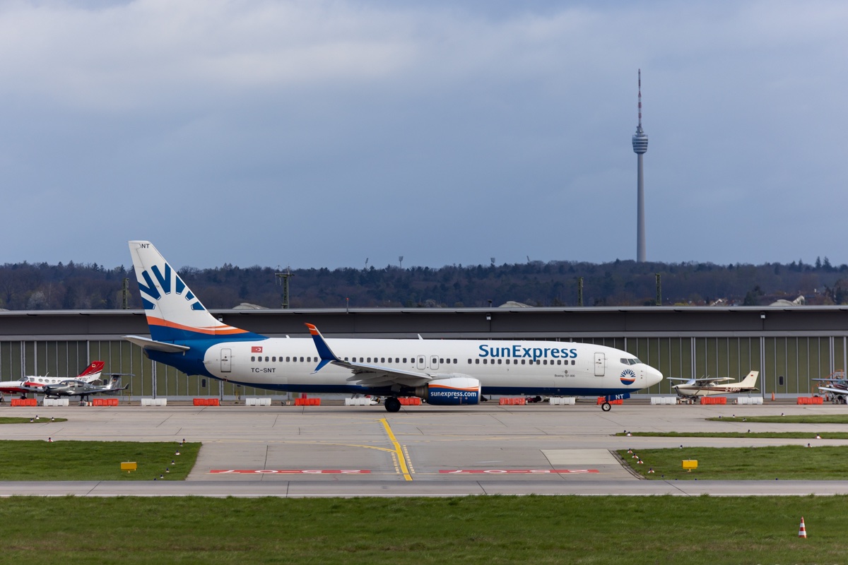 23-04-13_B737, SXS, TC-SNT.jpg