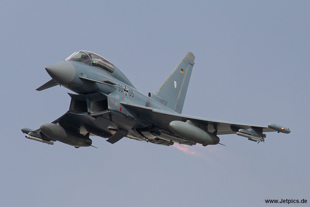 30+05110423a.jpg