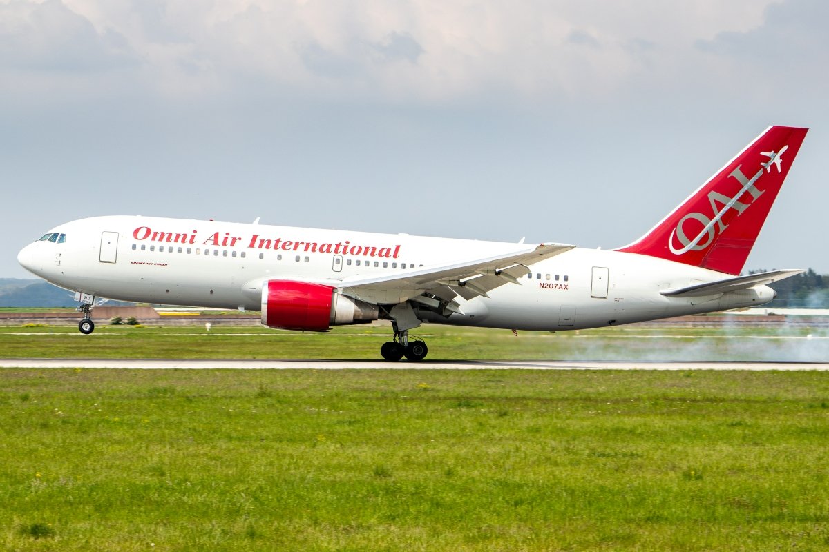 2.5.2023_OmniAirInternational_N207AX_B762_2-Enhanced-NR.jpg
