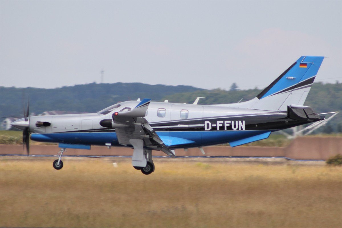 D-FFUN Socata TBM-910