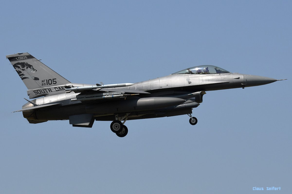 89-0105.jpg