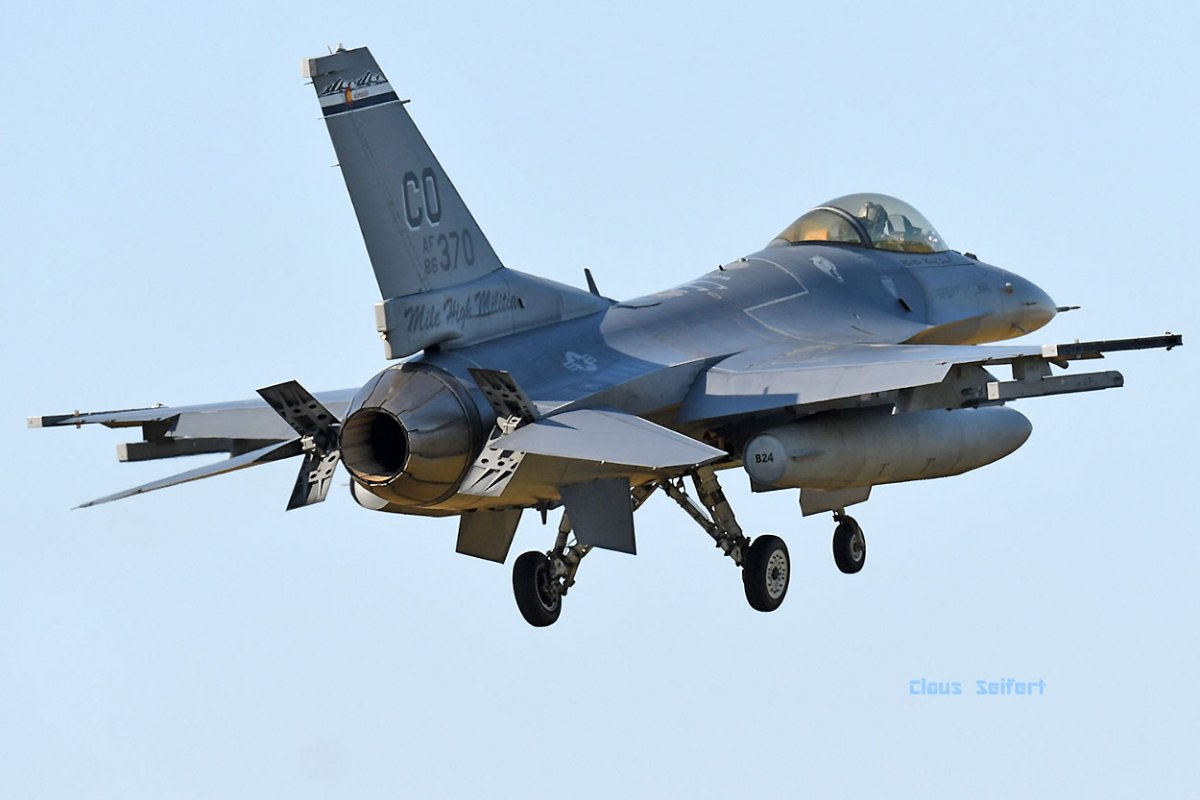 86-0370.jpg