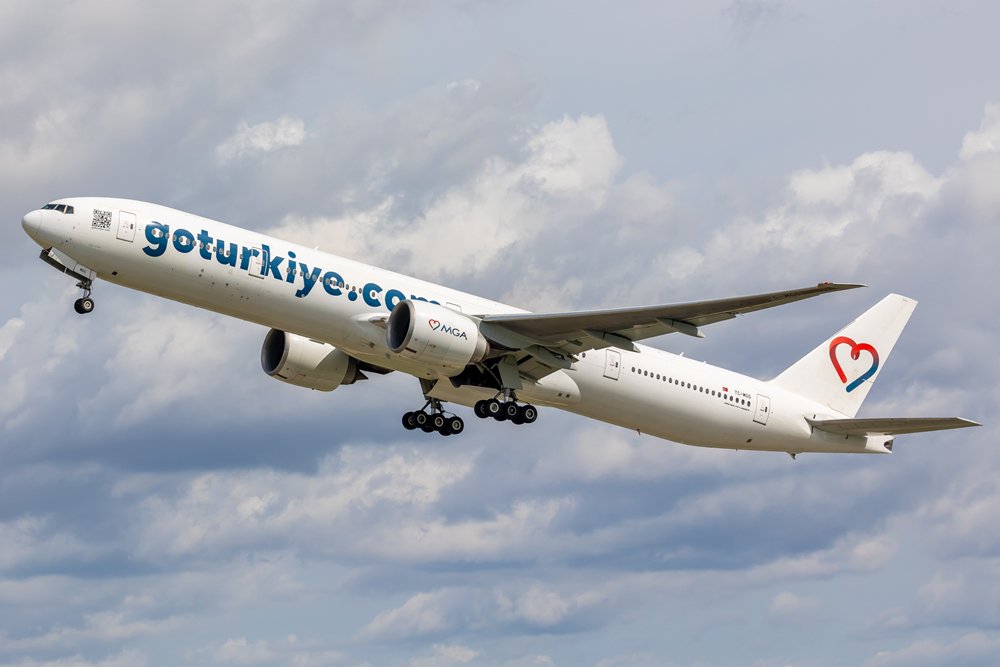 Mavi Gok Airlines / TC-MGG / Boeing 777-3ZGER