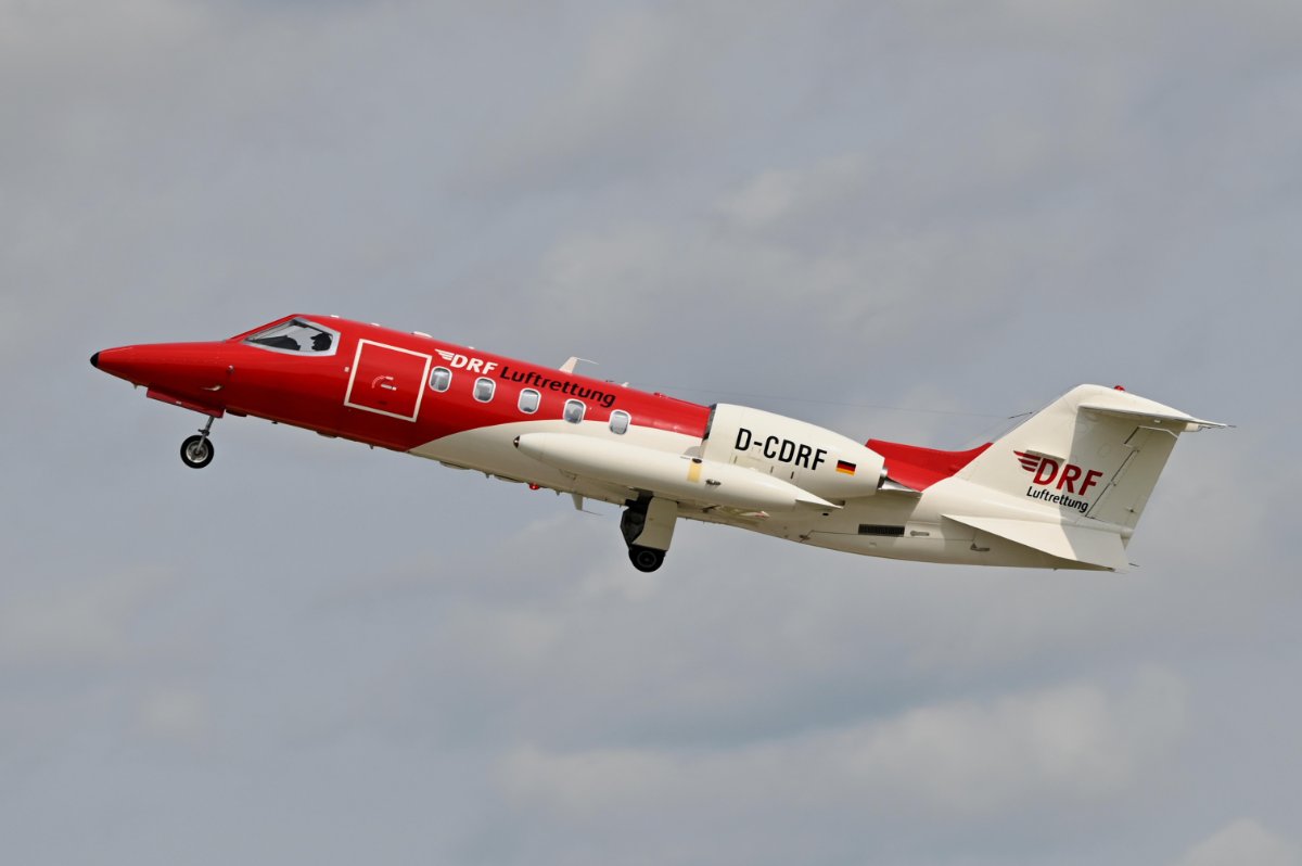 DRF Luftrettung D-CDRF Bombardier Learjet 35A.JPG