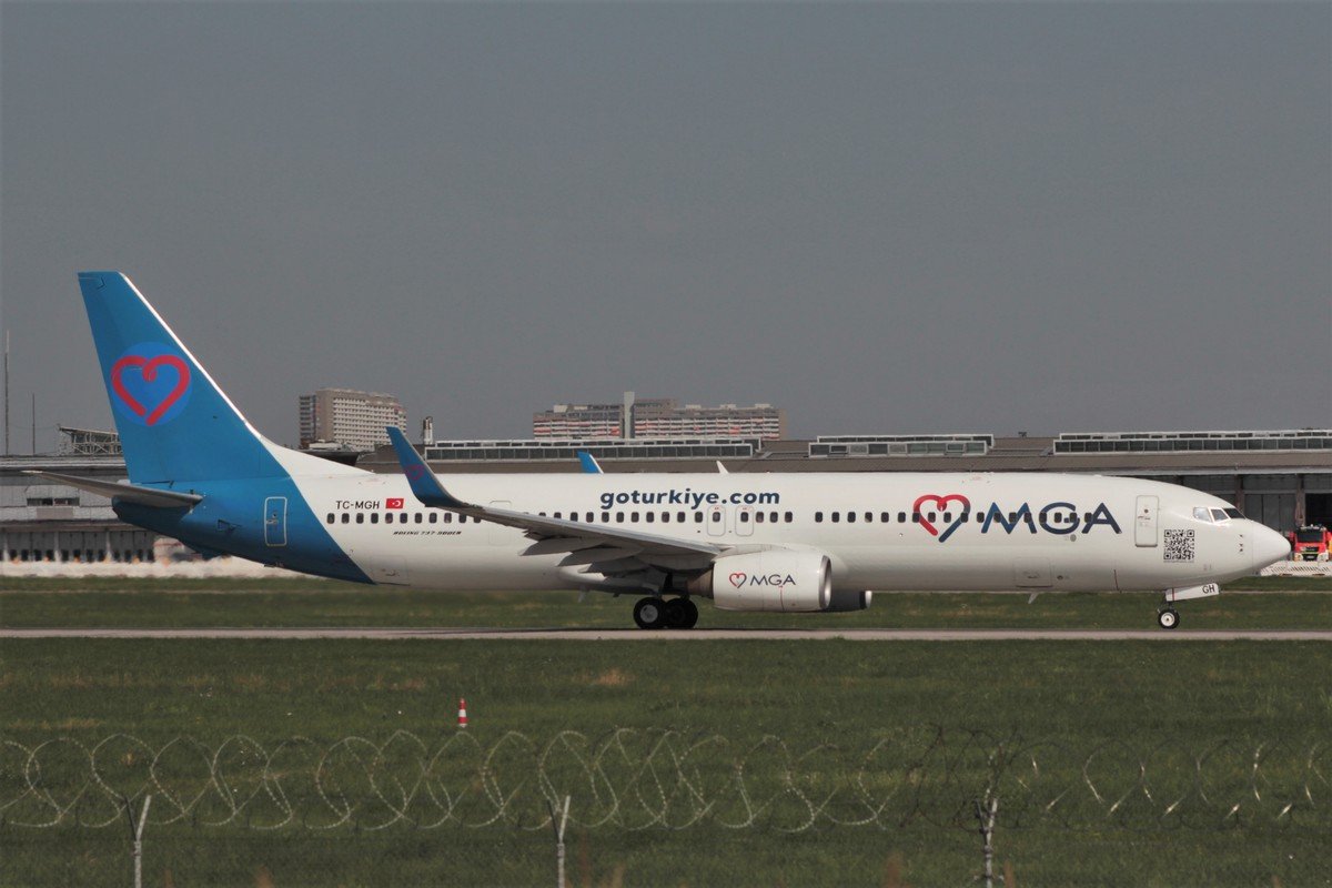 TC-MGH     737-94XER(WL)   Mavi Gök
